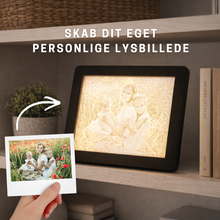 Indlæs billede til gallerivisning Personligt lysbillede i ramme by Plakana, Hvid
